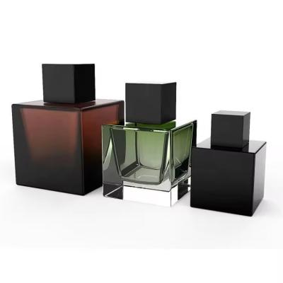 中国 High Quality Luxury Square 30ml 50ml Glass Empty Customized Perfume Bottele 販売のため