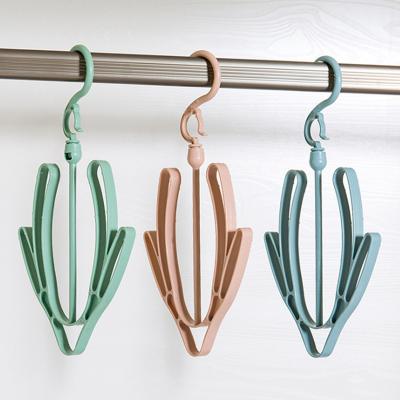 China Multifunctional Eco-friendly Material Rotatable Plastic Clothing Jars Hanger Hook Drying Rack Shoes Organizer for sale