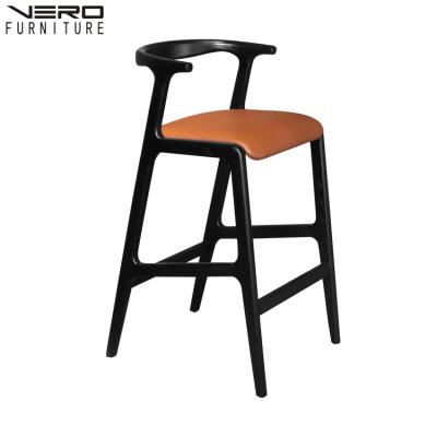 China Modern Classic And Simple Design Hotel Bar Chairs Used Wooden Bar Stool for sale