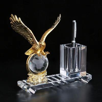 China Handmade Desktop Crystal Glass Pen Holder With Stationary Europe Gold Eagle Grace Made Luxurious Business Gifts for sale