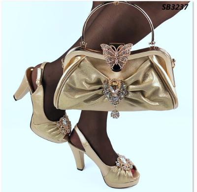 China Großhandel Nigeria Braut High Heel Sandalen Gold italienische Damen Schuhe und passende Taschen Sets zu verkaufen