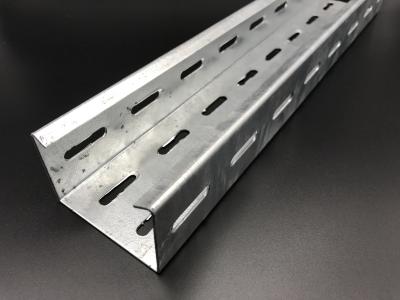 China Heavy Duty Hot Dip Galvanized 2400x500x4mm Slotted Cable Tray zu verkaufen