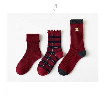 China New Women Antibacterial Embroidery Design Lace Tops Winter Long Crew Woven Socks With New Design for sale