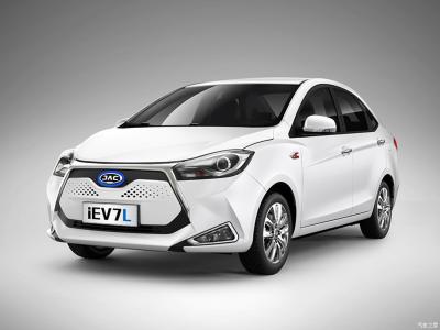 Chine JAC IEV7L 2022 Auto usine de véhicules électriques en gros fabriquée en Chine Petite voiture 320KM Pure Electric 4 portes 5 sièges à vendre