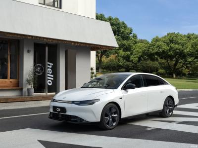 Chine Voitures électriques pures mi grands 525-717KM du moteur C01 de saut 4 portes 5 sièges à vendre