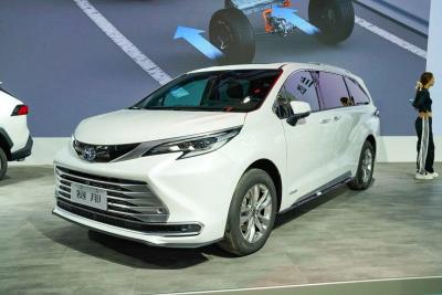 中国 セナ2024 ガソリン・電気ハイブリッド 中型・大型 MPV 双引擎 2.5Lプラチナ版 販売のため