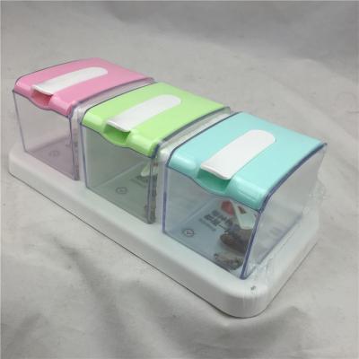 China Custom transparent kitchen accessories salt spice jar plastic seasoning box for sale