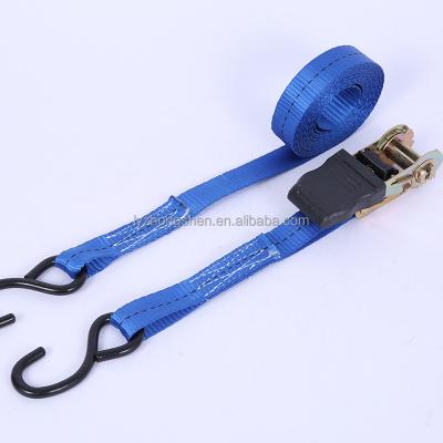 China Making Cargo Lashing Strap 800kg 1inch 25mm Rubber handle buckle cargo lashing belt tightening tie down ratchet strap for sale