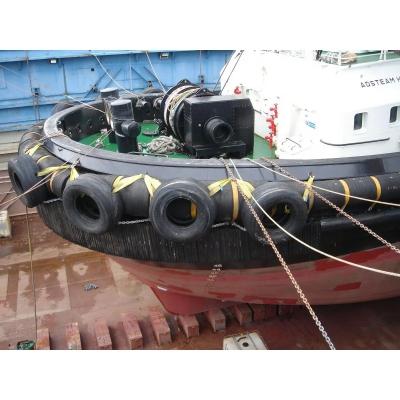 China 200-450 mm de altura remolcador de botes con certificación de PIANC y 70-85A dureza en venta