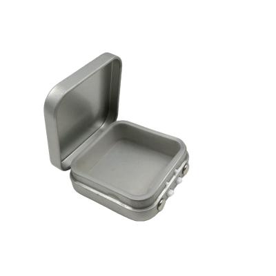 China Cr Recyclable Metal Tin Kid Resistant Metal Box Tin Rolls Pre Tin Candy Tin Child Proof Tin Box With Inner Silicon Tray for sale