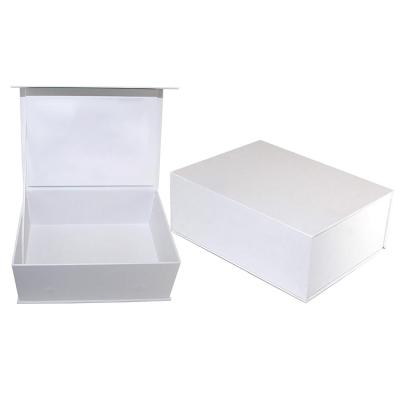 China Low MOQ Luxury Custom White Magnetic Gift Box Handmade Custom Closed Cardboard Gift Box for sale