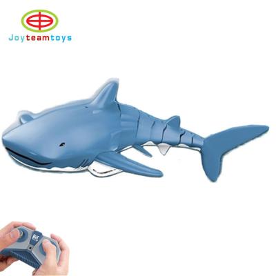 China Hot Selling Amazon Shark 2.4G RC Toy Waterproof Swimming Remote Control Shark Toys Radio Remote Toys Suppliers In Water For Kids for sale