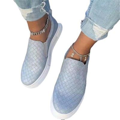 China Newest Fashion Trend Lattice Design Head Mouth Durable Soft Thick Bottom Round Shallow Bottom Women Shoes for sale