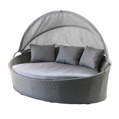 China UV Esistant Canopy Day Bed Rattan Round Lounge Outdoor Bed With Wicker Canopy Rattan Daybed for sale