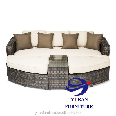 China UV Esistant Wicker Lounge Set Outdoor Daybed Garden Lounge Bed for sale