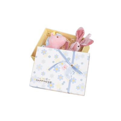 China Recyclable Elegant Custom Foldable Cardboard Paper Magnetic Gift Box With Ribbon for sale