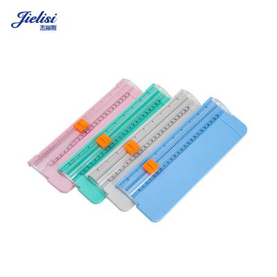 China Small and Exquisite High Cost Performance Office and School Stationery Office Use A5 Paper Trimmer Small Plastic Label Mini Manual Paper Cutter Cutting Machine for sale