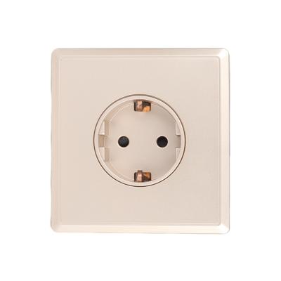 China Fashion Simplicity Factory Price Socket European Universal Multifunctional Wall Switch Socket for sale