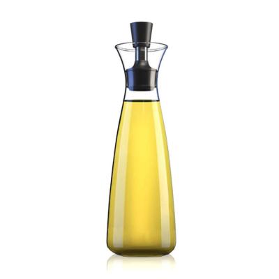 China Wholesale 600ml Heatable Clear Clear Cooking Oil Glass Bottle And Vinegar Dispenser With Metal Pour Spout for sale