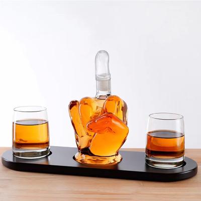 China 1000ml Reusable Multifunctional High Borosilicate Glass Medium Finger Shape Wine Favorite Glass Decanter Set With 2 Cups for sale