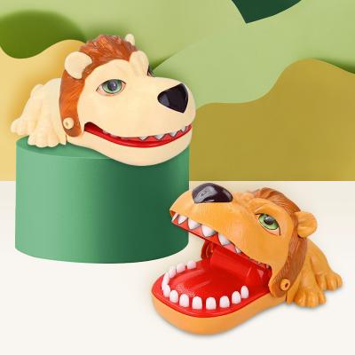 China Xiaoboxing Interesting Funny Kids Educational Plastic Yellow Lion Bite Finger Party Toys With Sounds 18*12*10CM for sale