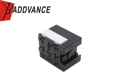 中国 Factory Customization Black Automotive 9 Pin Female Relay Base Connector With Terminals 販売のため