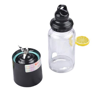 China New Popular Black Outdoor Usb Juice Cup High Quality Electric Rechargeable Low Noise Fruit Juicer for sale