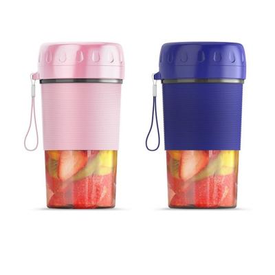 China 2020 hot selling car style juice cup small juicer easy to carry portable juicer for sale