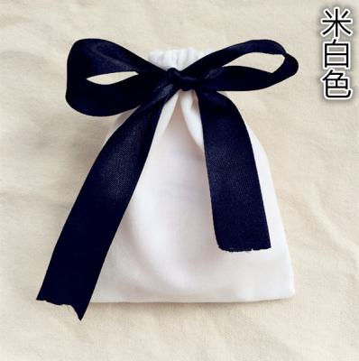 China Recyclable 7*9cm Pilou Drawstring Twine Rope Flannel Gift Bag for sale