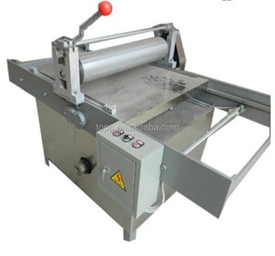 China Peanut Brittle Cutting Machine Peanut Brittle Candy Forming Machine for sale