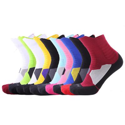 China Antibacterial Wholesale Fashion ODM Design Men Running Sports Basketball Socks for sale