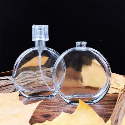 Cina Cosmetici della bottiglia dello spruzzo di profumo del fungo del rifornimento B056-30 ml del punto che imballano le bottiglie della bottiglia di vetro vuota portatile in vendita