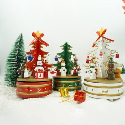 China Best Selling Products Eco-friendly Creativity Kids Christmas Hanging Many Elves Christmas Tree Style Wooden Hand Crank Music Box for sale