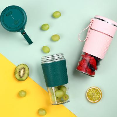 China Rechargeable Juice Squeezer Blenders Electric Cup Mini BlendersMixer Usb Portable Car 4/6 Blades Battery Fruit Blender for sale