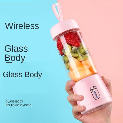 China Car Mini Size Portable Fruit Blender and Squeezer for Home and Travel Mini Juicer for sale