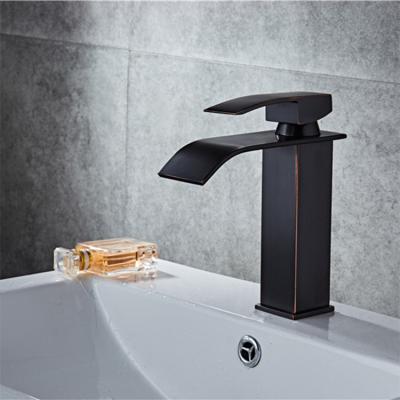 China Modern Wholesale Gold Brass Luxury Single Handle Deck Mounted Waterfall Basin Faucet Bar Discount for sale