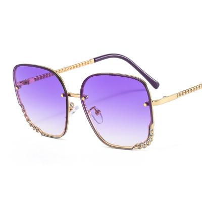 China Gorgeous Women 2022 New Style Ins Style Metal Square Diamond Sunglasses Fashion Sunglasses GGJH6091 for sale