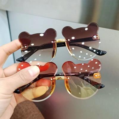 China Fashion Sunglasses GGMN7713 Animal Bear Shaped Cute Boy Eyewear Bear Girl Children Sunglasses 2021 for sale