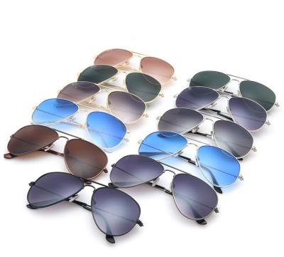 China 2019 Fashion Sunglasses Free Sample Custom Sunglasses Italy Design CE Sunglasses for sale