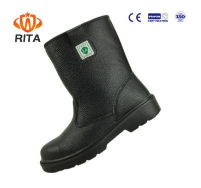 China 2021 OEM Winter Fashion Design Outlet Sports Shoes Winter Steel Snow Boots for sale