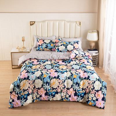 China Soft 11 Years Experience Low MOQ 100% Microfiber King Queen Size Bedding Comforter Set for sale