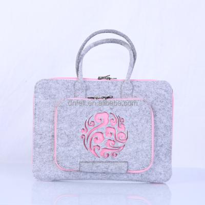 China Eco-friendly Laser Cut Engraved Chinoiserie Pattern Portable Felt Laptop Cover Bag for sale