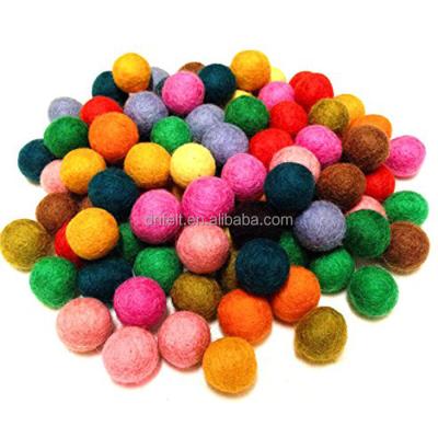 China Nepal 100% Handmade Eco-friendly Wool Wool Felt Balls For Christmas Decoration for sale