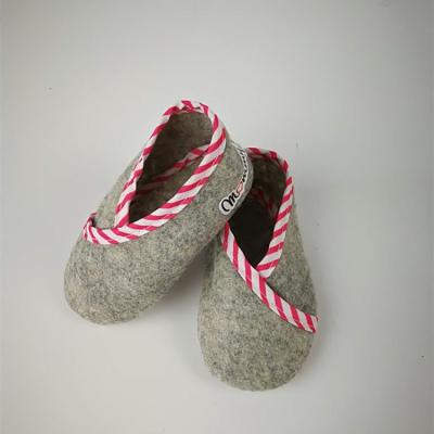 China Fashion\Factory Wholesale Merino Wool Felt Baby Shoes Comfortable Soft Home Shoes for sale