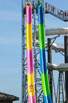 China Faser-Glas-Wasserrutsche des Regenbogen-freien Falls für Swimmingpool-Wasser-Park zu verkaufen