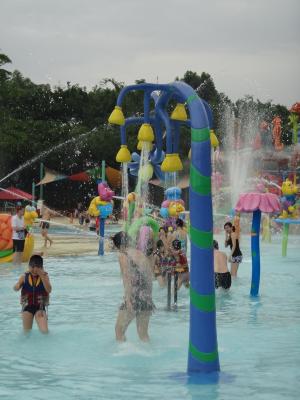 China Pampelmusenbaum-Faserglasreiter und Wasser-Brunnen sprühen Park-Ausrüstungs-Kleinkind-Unterhaltung zu verkaufen