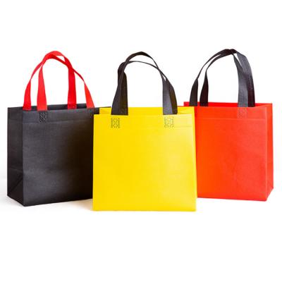 China Grocery Recyclable Promotional Reusable Nonwoven Tote Bags for sale