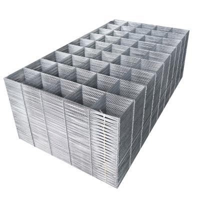 China Easily Assembled Factory Wholesale Galvanized Welded Wire Mesh Rolls for sale