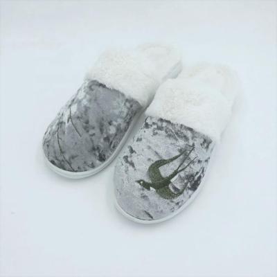 China Gray Chinese Embroidery Shiny Velvet Men's Indoor House Slipper for sale