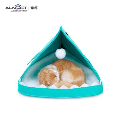 China Sustainable Washable Shark Comfortable Pet House Felt Cat Cave Bed with Removable Inner Cushion and Waterproof Bottom for sale